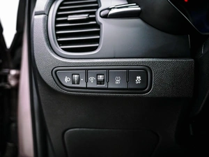 Седан Kia Rio 2018 года, 1495000 рублей, Красноярск