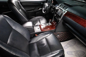 Седан Toyota Camry 2013 года, 1719000 рублей, Сургут