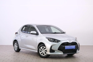 Хетчбэк Toyota Yaris 2021 года, 1289000 рублей, Омск