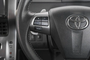 Минивэн Toyota Voxy 2013 года, 2069000 рублей, Кемерово