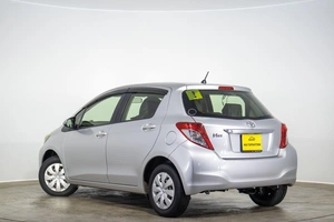 Хетчбэк Toyota Vitz 2013 года, 1089000 рублей, Оренбург