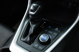 Внедорожник Toyota RAV4 2019 года, 2949000 рублей, Красноярск