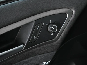 Хетчбэк Volkswagen Golf 2013 года, 1520000 рублей, Аксай