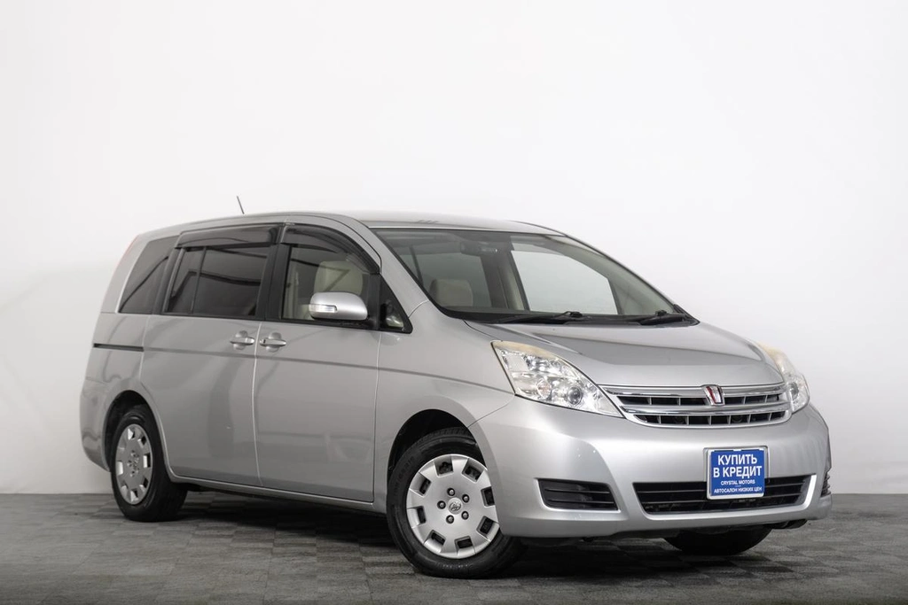 Минивэн Toyota Isis 2010 года, 1439000 рублей, Томск
