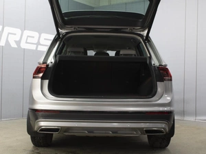 Внедорожник Volkswagen Tiguan 2018 года, 2160000 рублей, Омск