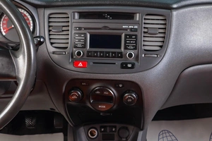 Седан Kia Rio 2011 года, 599000 рублей, Тюмень