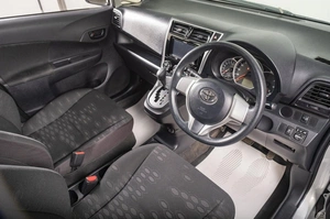 Хетчбэк Toyota Ractis 2015 года, 999000 рублей, Томск