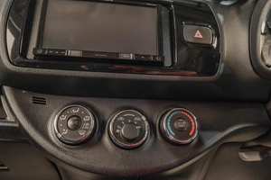 Хетчбэк Toyota Vitz 2019 года, 1189000 рублей, Челябинск