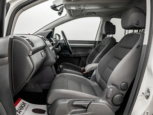 Минивэн Volkswagen Touran 2012 года, 1000000 рублей, Красноярск