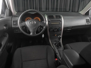 Седан Toyota Corolla 2008 года, 819000 рублей, Тюмень