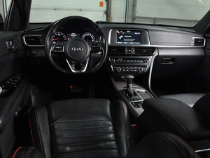 Седан Kia Optima 2018 года, 2335000 рублей, Воронеж