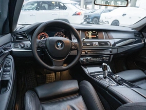 Седан BMW 5 серия 2015 года, 1799000 рублей, Санкт-Петербург
