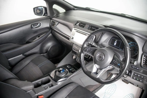 Хетчбэк Nissan Leaf 2018 года, 1749000 рублей, Пермь