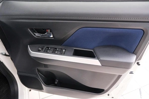 Минивэн Toyota Roomy 2017 года, 1039000 рублей, Красноярск