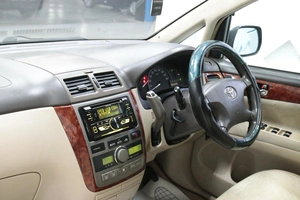 Минивэн Toyota Ipsum 2001 года, 768000 рублей, Солонцы