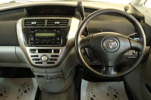Универсал Toyota Opa 2003 года, 599000 рублей, Омск