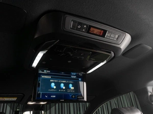 Минивэн Toyota Noah 2018 года, 2407000 рублей, Тюмень