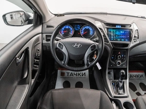Седан Hyundai Elantra 2014 года, 1050000 рублей, Красноярск