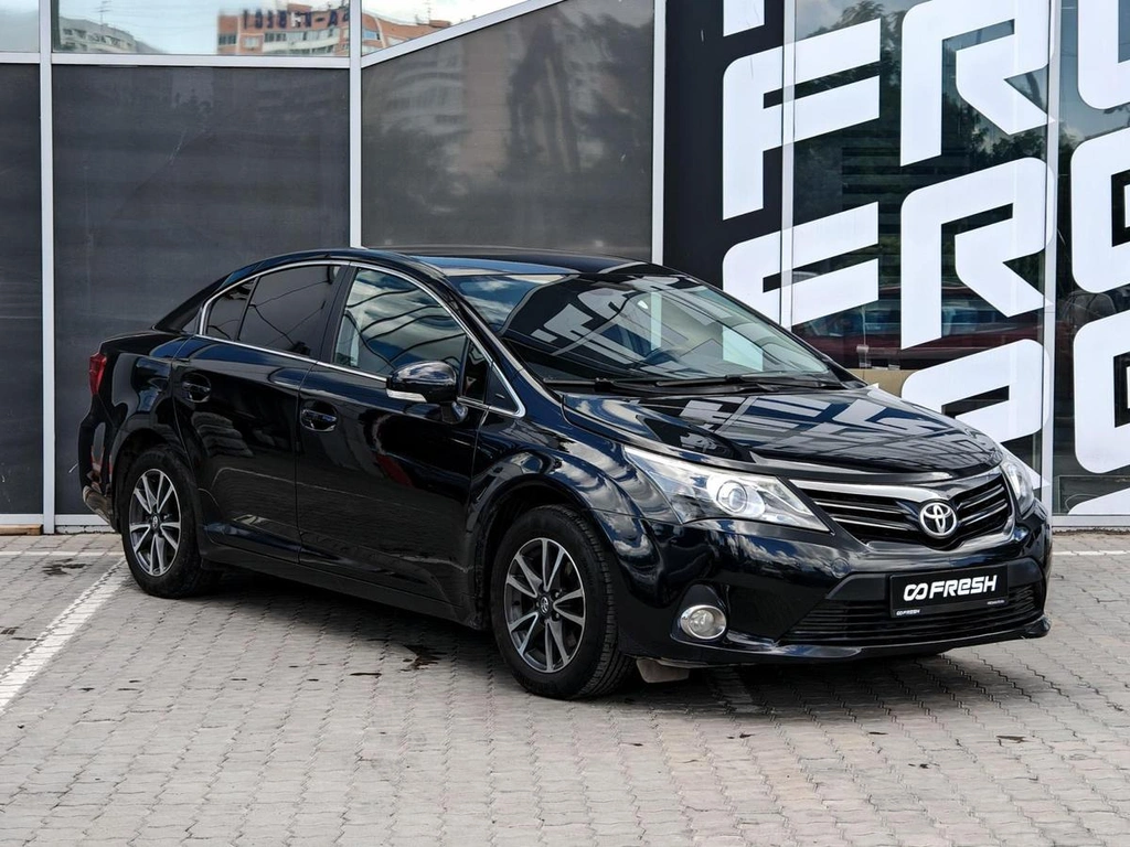 Седан Toyota Avensis 2012 года, 1370000 рублей, Краснодар