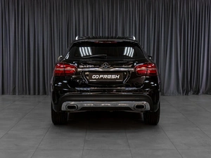 Внедорожник Mercedes-benz GLA-класс 2018 года, 2249000 рублей, Тюмень