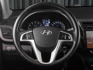 Седан Hyundai Solaris 2014 года, 1079000 рублей, Тюмень