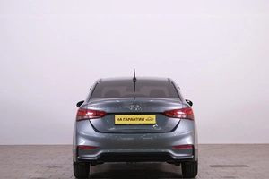 Седан Hyundai Solaris 2017 года, 1099000 рублей, Омск