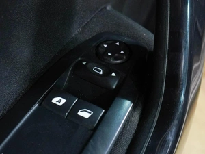 Хетчбэк Peugeot 208 2013 года, 749000 рублей, Воронеж