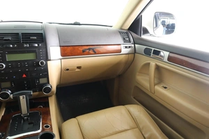 Внедорожник Volkswagen Touareg 2008 года, 999000 рублей, Пермь