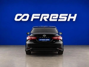 Седан Toyota Camry 2023 года, 3177400 рублей, Москва