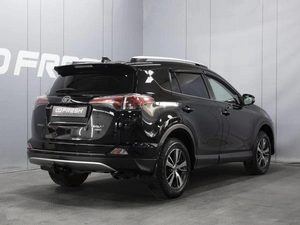 Внедорожник Toyota RAV4 2017 года, 2440000 рублей, Омск