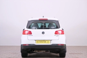 Внедорожник Volkswagen Tiguan 2012 года, 1439000 рублей, Омск