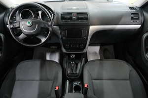 Внедорожник Skoda Yeti 2013 года, 1099000 рублей, Омск