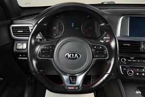 Седан Kia Optima 2017 года, 1829000 рублей, Тюмень