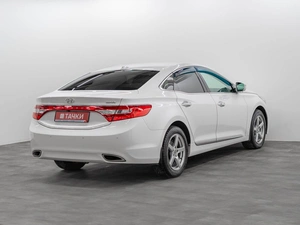 Седан Hyundai Grandeur 2013 года, 1680000 рублей, Красноярск