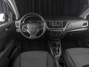 Седан Hyundai Solaris 2017 года, 1189000 рублей, Тюмень