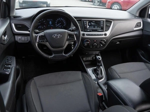 Седан Hyundai Solaris 2017 года, 1099000 рублей, Волгоград