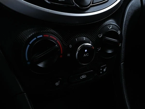 Седан Hyundai Solaris 2013 года, 899000 рублей, Волгоград