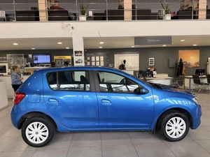 Хэтчбек Renault Sandero 2021 года, 1330000 рублей, Орёл