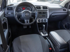 Седан Volkswagen Polo 2013 года, 925000 рублей, Волгоград