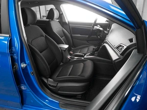 Седан Hyundai Elantra 2017 года, 1379000 рублей, Тюмень