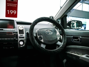 Лифтбек Toyota Prius 2009 года, 840000 рублей, Красноярск