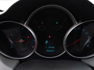 Седан Chevrolet Cruze 2012 года, 799000 рублей, Саратов