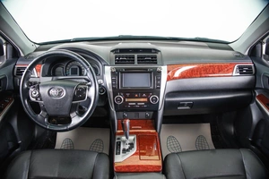 Седан Toyota Camry 2013 года, 1819000 рублей, Пермь