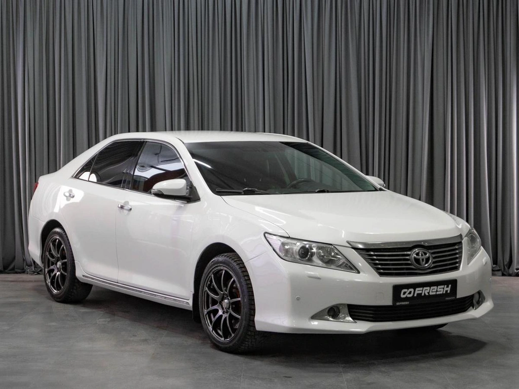 Седан Toyota Camry 2014 года, 1555000 рублей, Тюмень