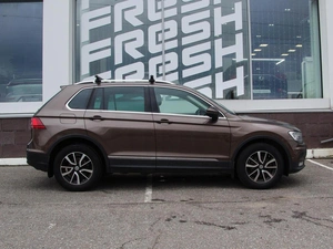 Внедорожник Volkswagen Tiguan 2018 года, 2379000 рублей, Владимир