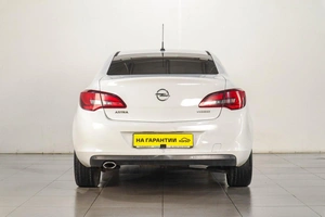 Седан Opel Astra 2013 года, 739000 рублей, Челябинск