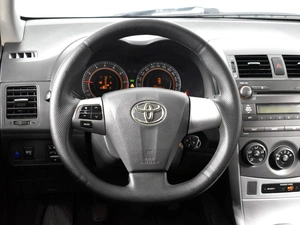 Седан Toyota Corolla 2013 года, 879900 рублей, Казань