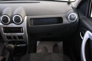 Седан Renault Logan 2012 года, 569000 рублей, Омск