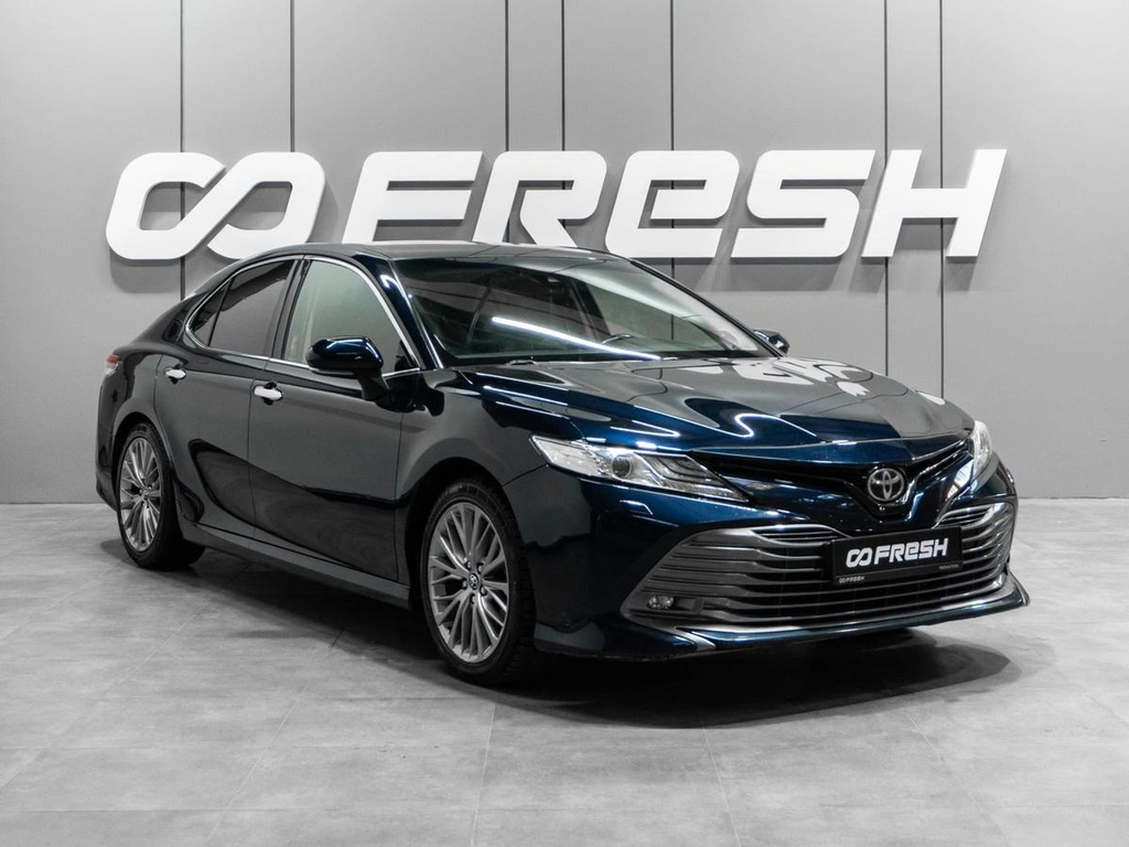 Седан Toyota Camry 2018 года, 2349000 рублей, Тюмень