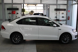 Седан Volkswagen Polo 2016 года, 1050000 рублей, Красноярск